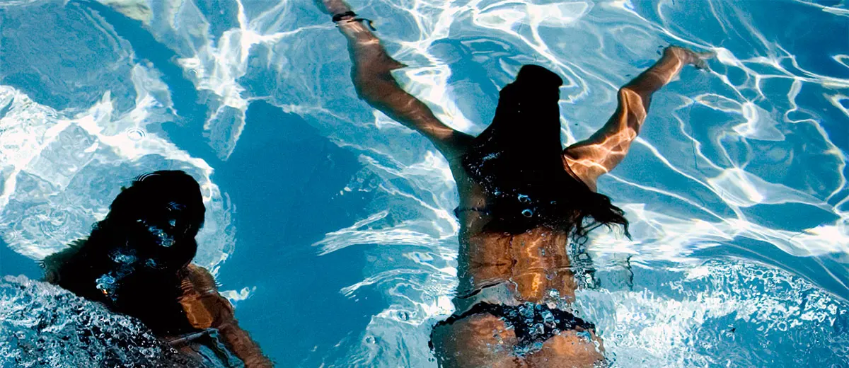 10 poderosas razones para instalar una piscina en tu jardín este verano